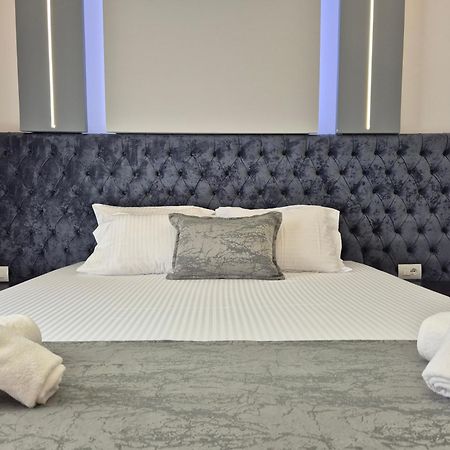 Vila Roxhest Sarandë Buitenkant foto