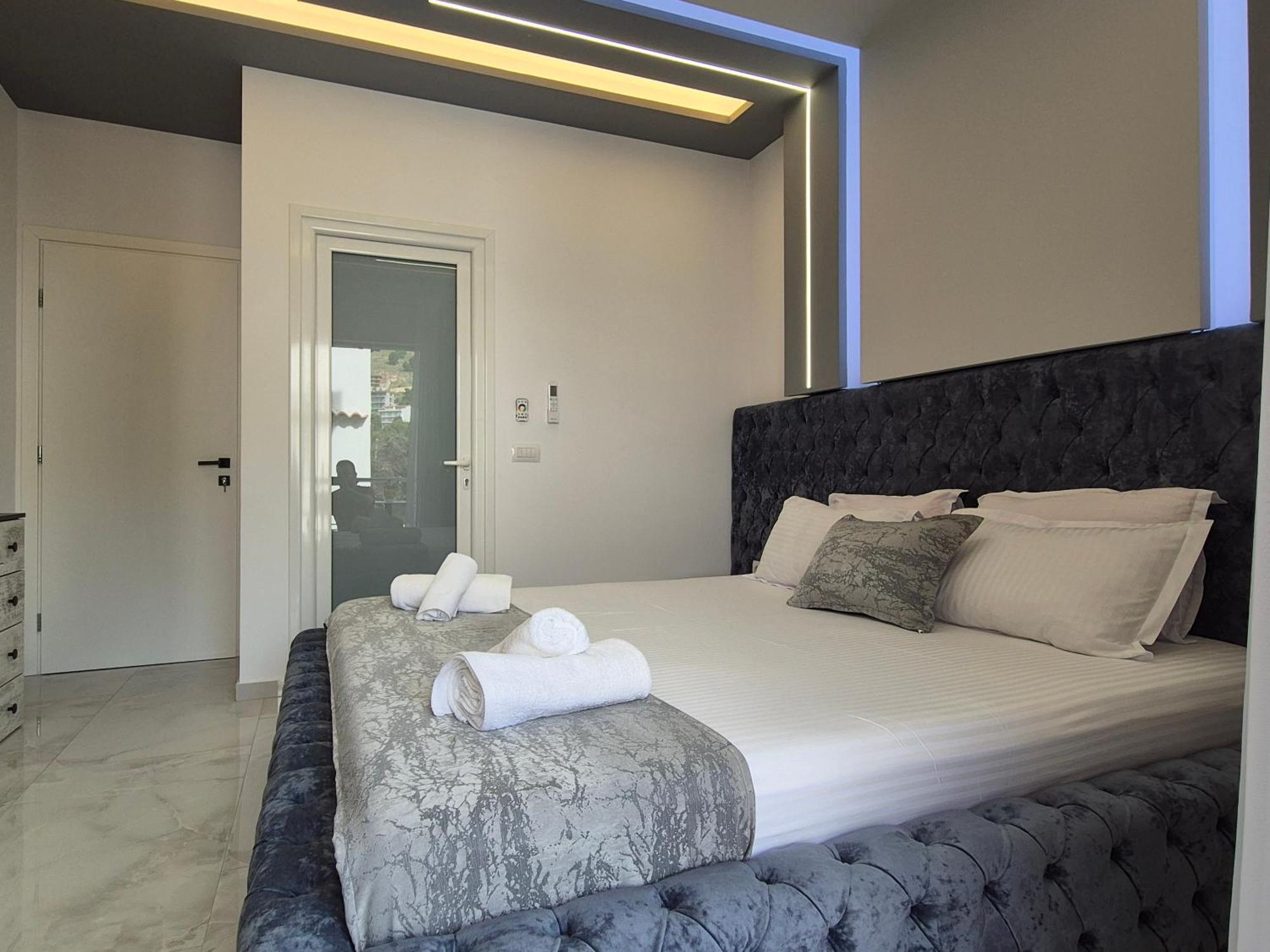 Vila Roxhest Sarandë Buitenkant foto
