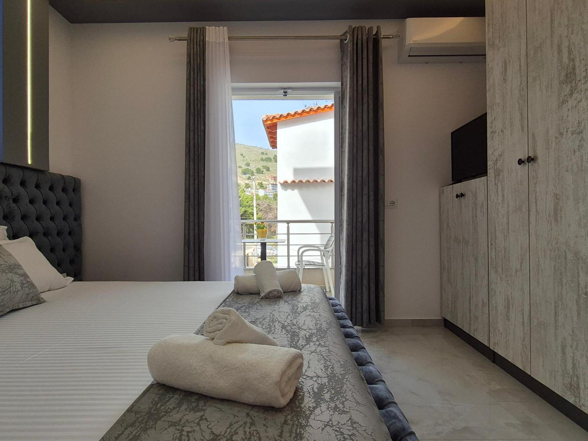 Vila Roxhest Sarandë Buitenkant foto
