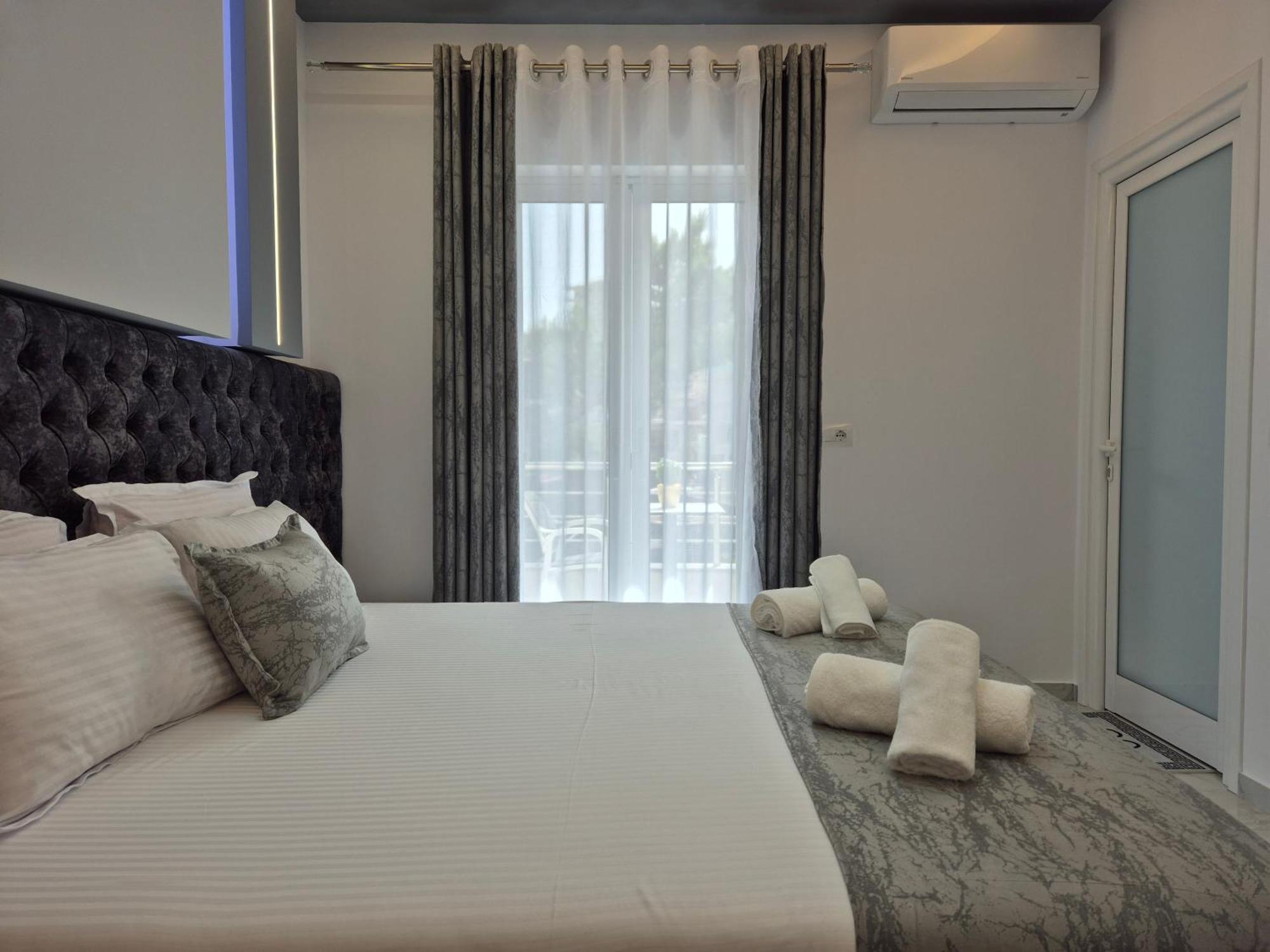 Vila Roxhest Sarandë Buitenkant foto