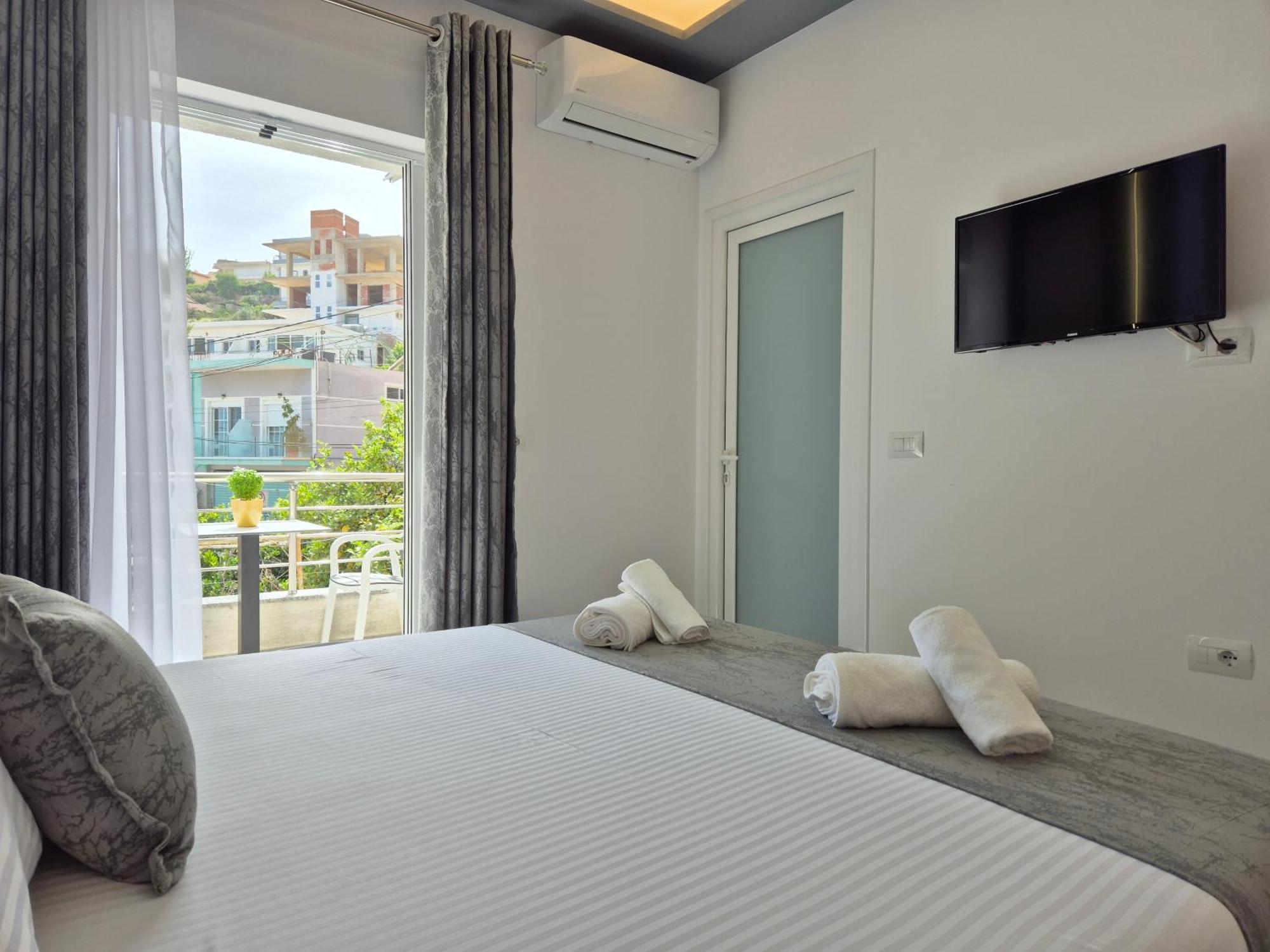 Vila Roxhest Sarandë Buitenkant foto