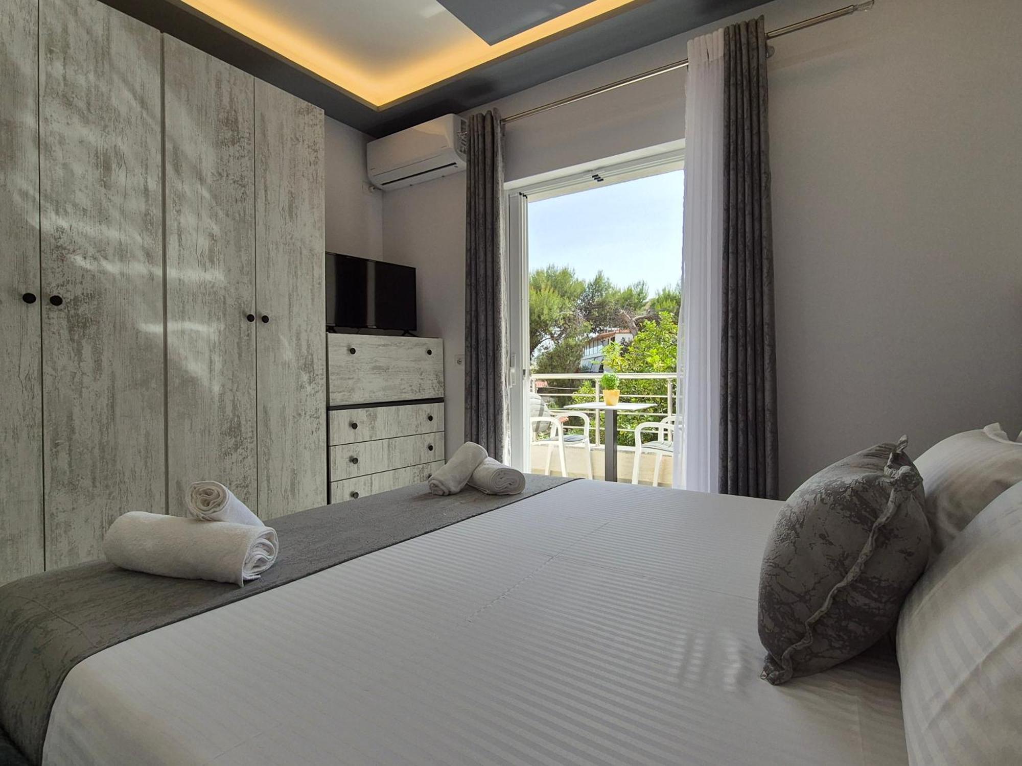 Vila Roxhest Sarandë Buitenkant foto
