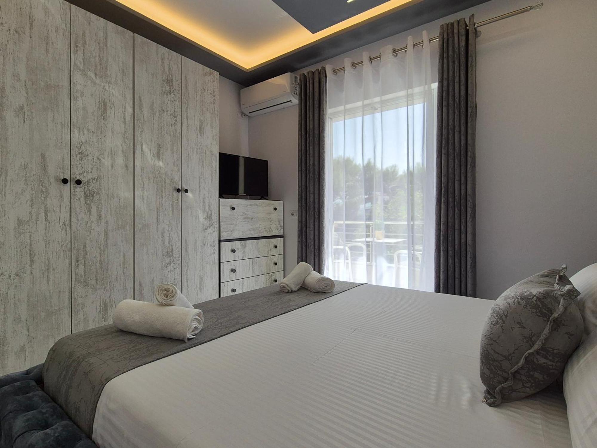 Vila Roxhest Sarandë Buitenkant foto