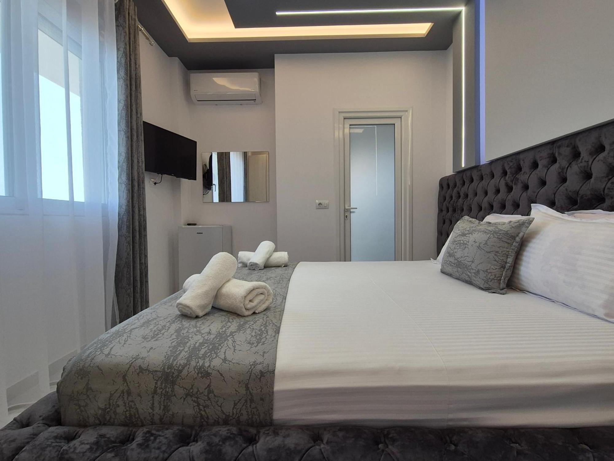 Vila Roxhest Sarandë Buitenkant foto