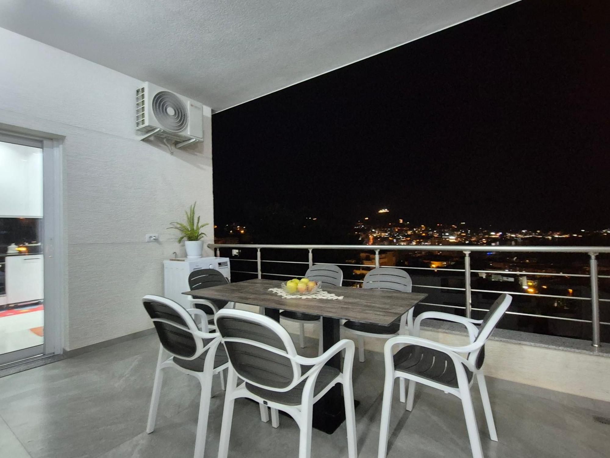 Vila Roxhest Sarandë Buitenkant foto